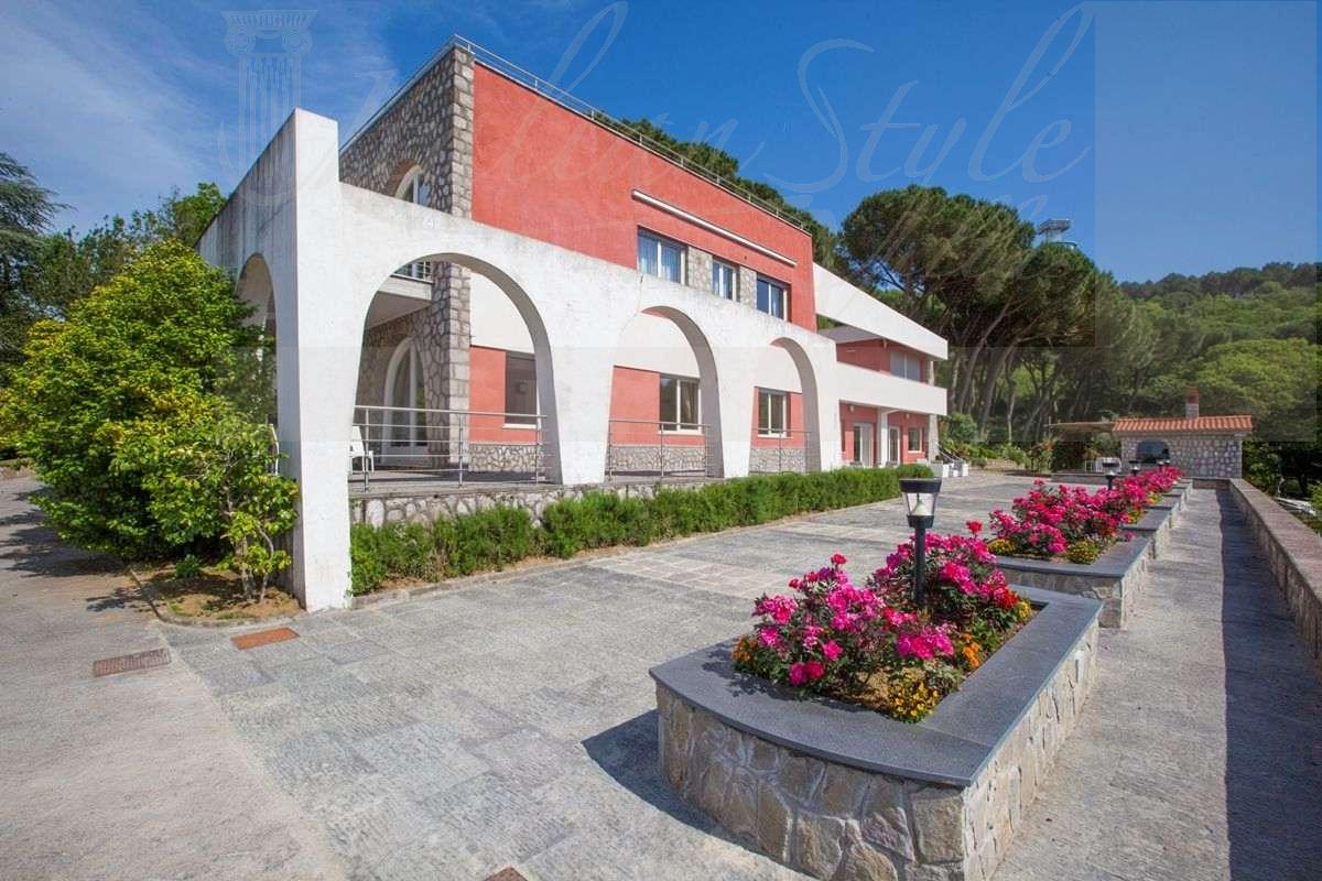 villa max destination sorrento number of beds 12 bedrooms 6 add to wish