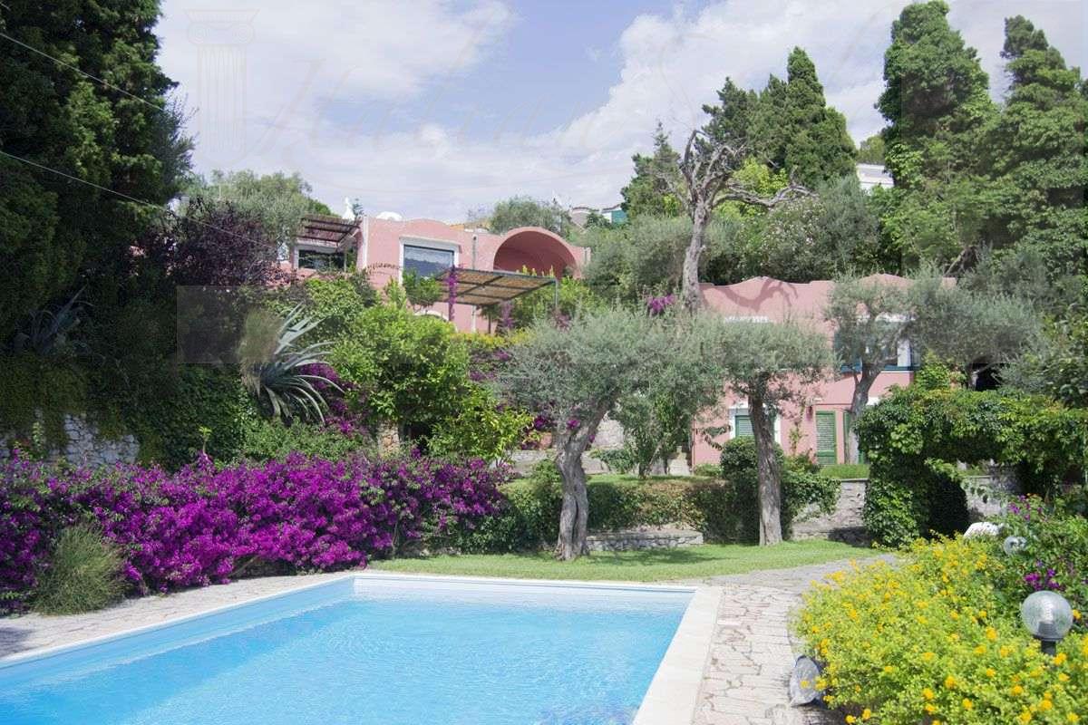 Villas for rent in Amalfi, Sorrento and Islands Italian Style Villas